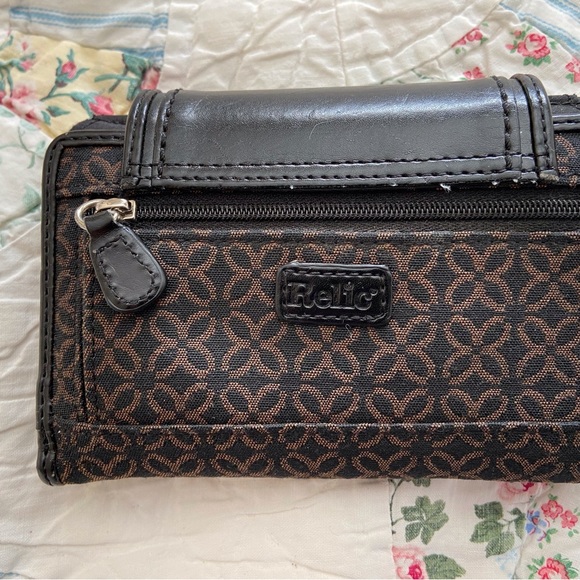 Lot of Two Relic by Fossil Handbags - Picture 15 of 16